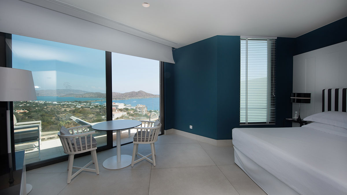 1Bedroom Junior Suite with Private Heated Pool & Massage Room